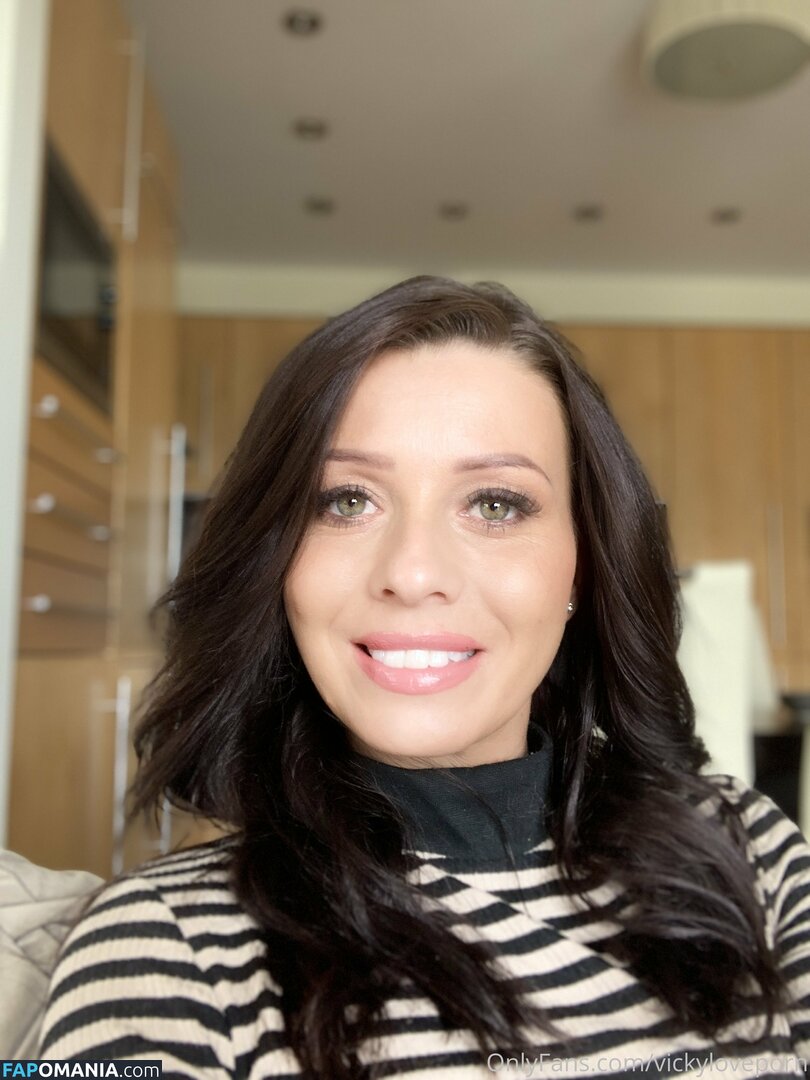 vickiebrownofficial / vickyloveporn Nackt OnlyFans  Geleaktes Foto #19