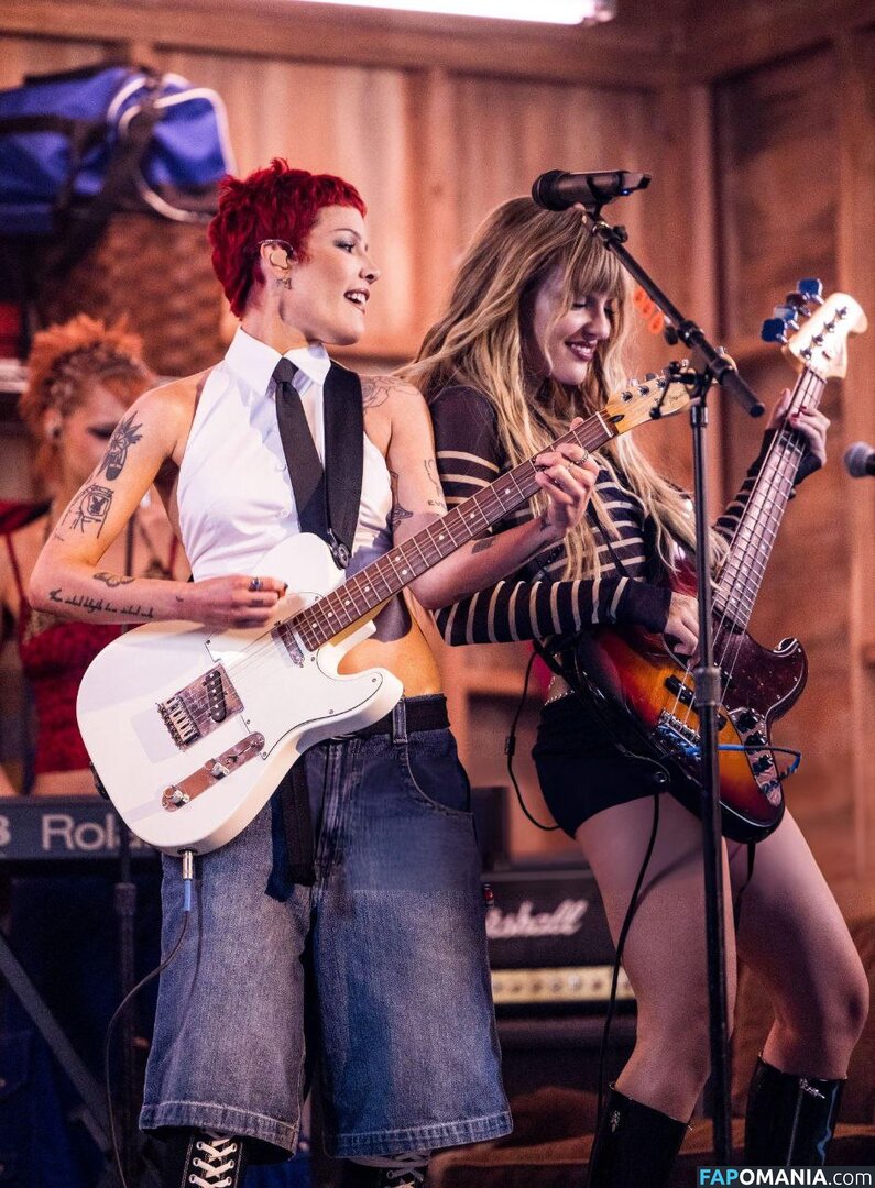 Maneskin bassist / Victoria De Angelis / vicdeangelis Nackt OnlyFans  Geleaktes Foto #1075
