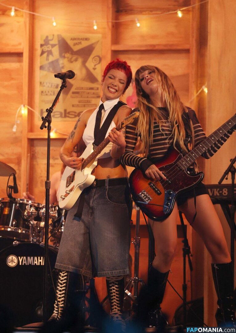 Maneskin bassist / Victoria De Angelis / vicdeangelis Nackt OnlyFans  Geleaktes Foto #1076