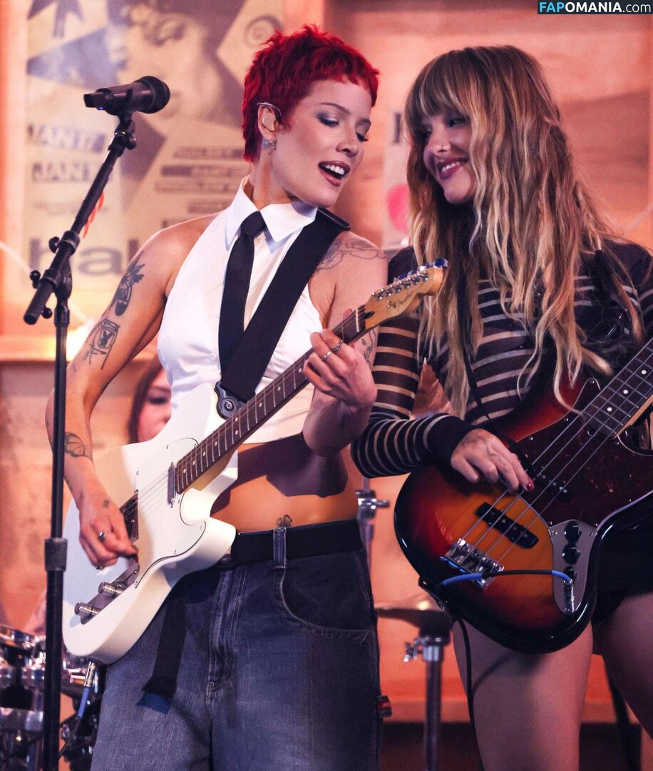 Maneskin bassist / Victoria De Angelis / vicdeangelis Nackt OnlyFans  Geleaktes Foto #1079