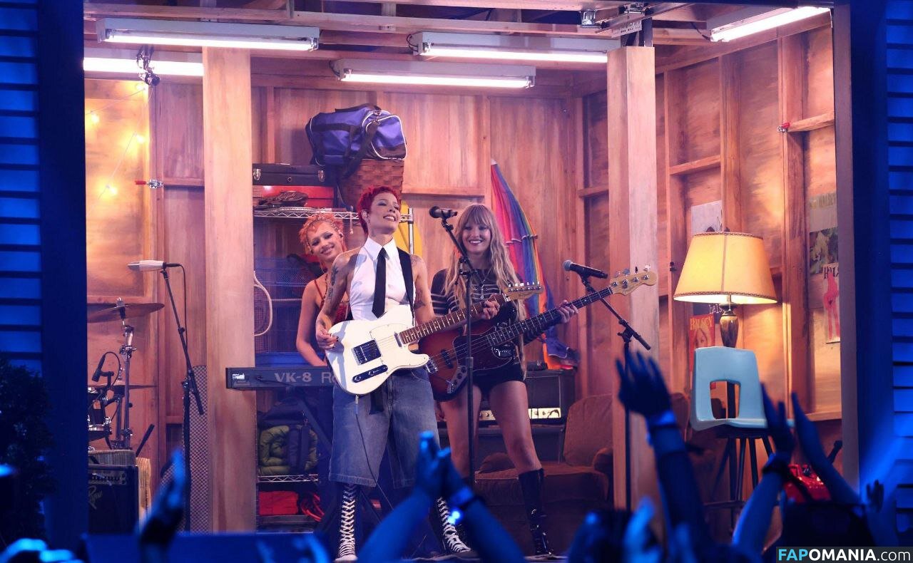 Maneskin bassist / Victoria De Angelis / vicdeangelis Nackt OnlyFans  Geleaktes Foto #1080