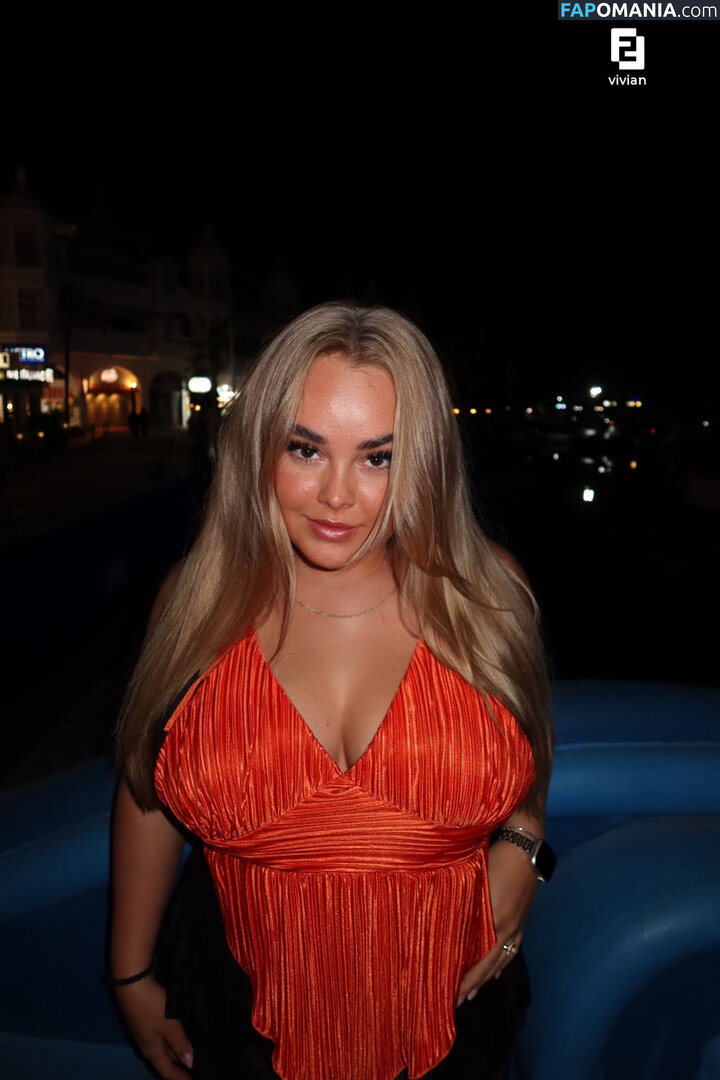 Vivian Bron / Vivianlilanebron / vivianlilianebron Nackt OnlyFans  Geleaktes Foto #4