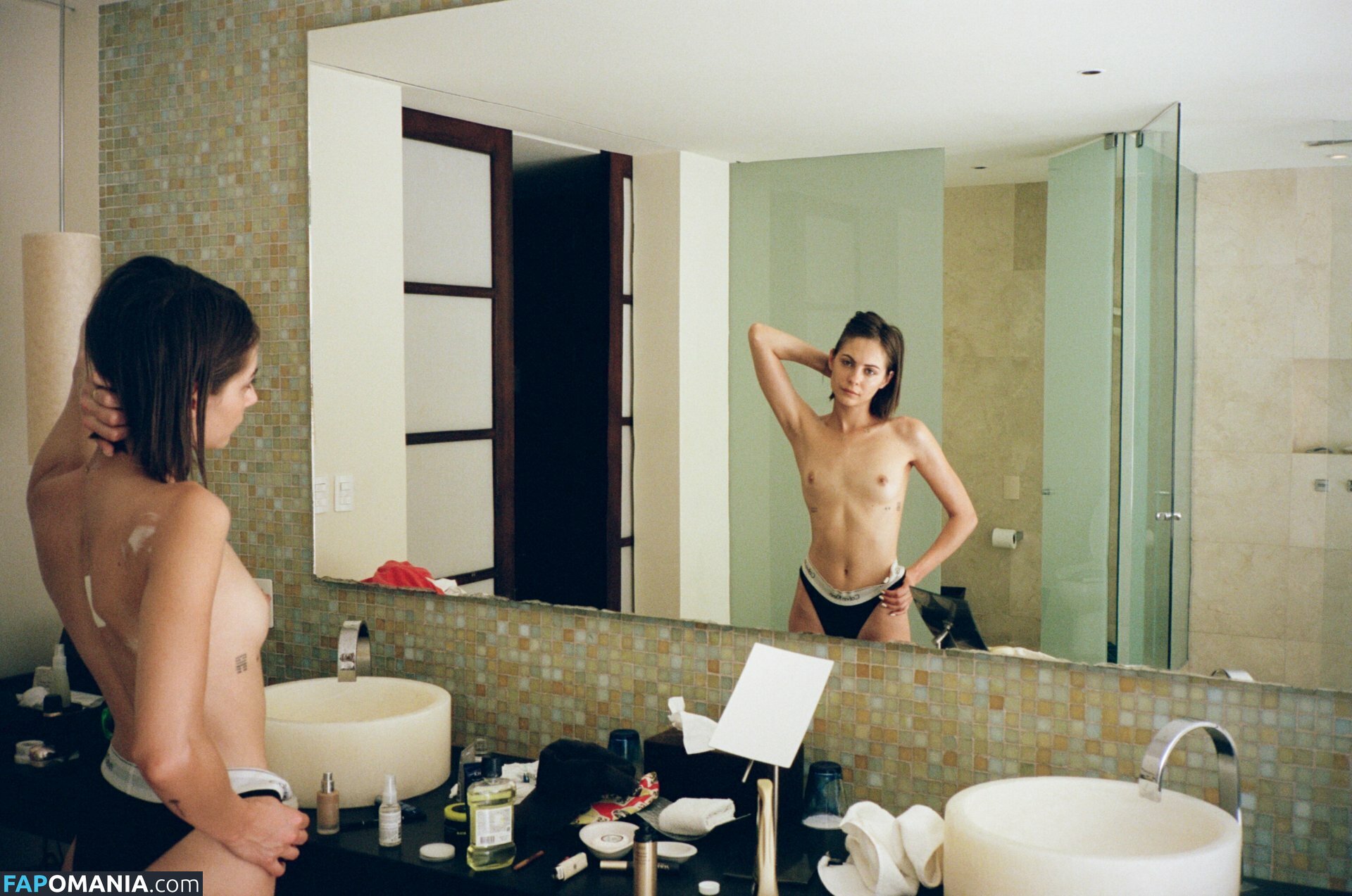 Willa Holland / willaholland Nackt OnlyFans  Geleaktes Foto #1