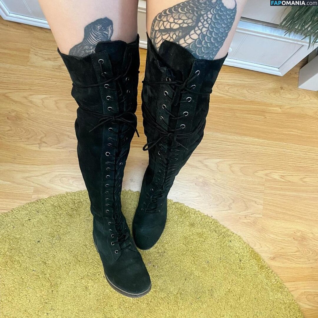 Yvette Young / yvetteyoung Nackt OnlyFans  Geleaktes Foto #2