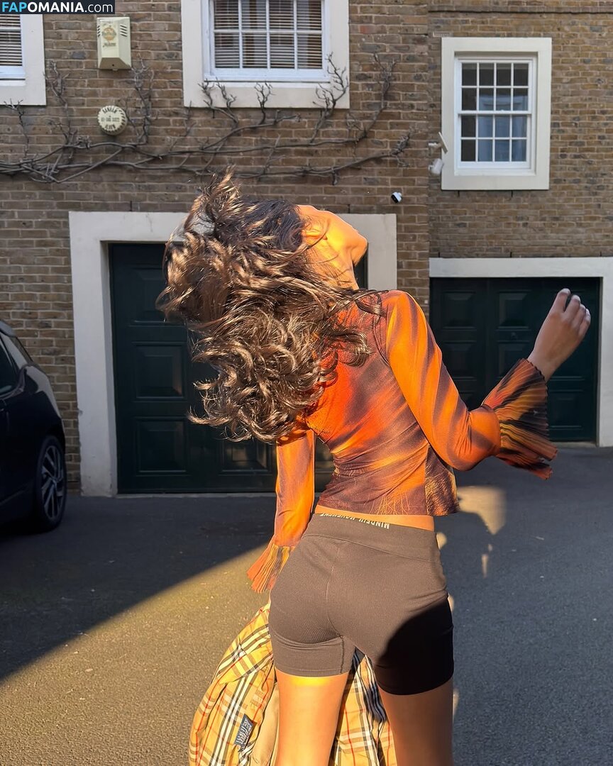 Zaina Sarah / zaina.sarah Nackt OnlyFans  Geleaktes Foto #1