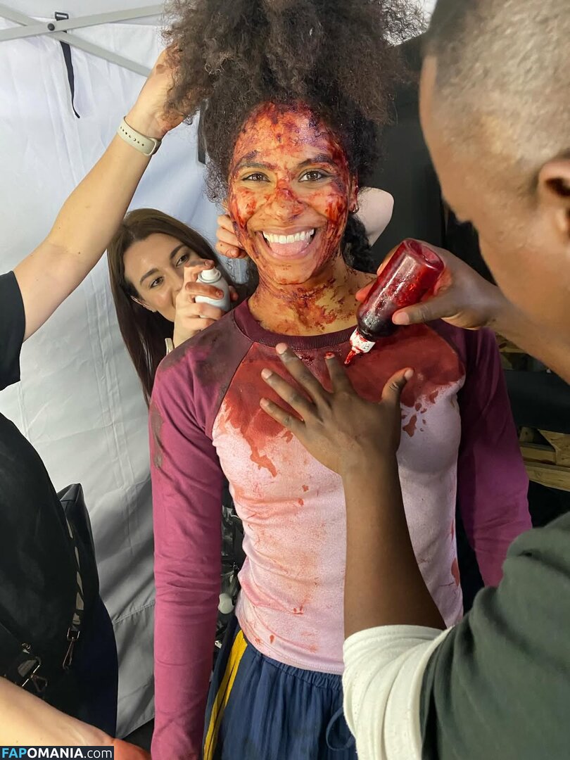 Zazie Beetz / zaziebeetz Nackt OnlyFans  Geleaktes Foto #4