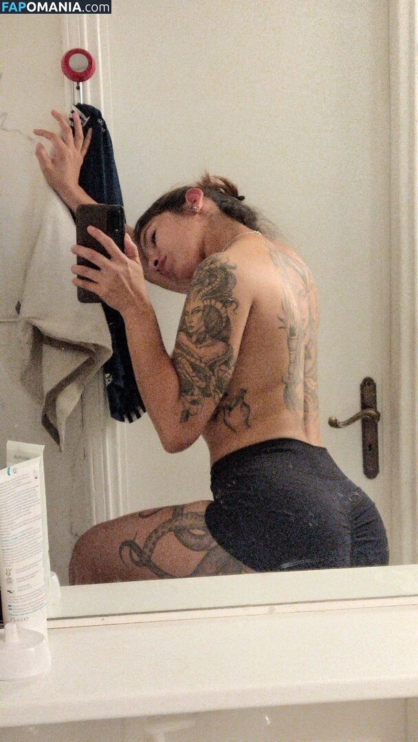 Aline Tavares / Zumbificad4 Nackt OnlyFans  Geleaktes Foto #2